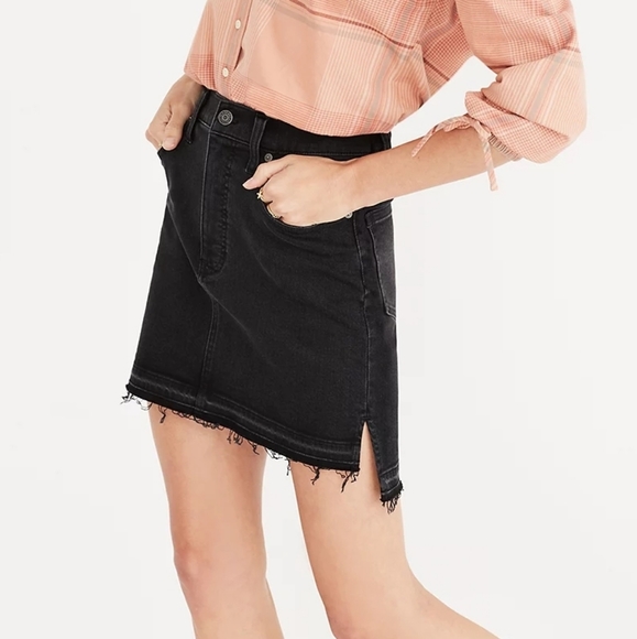Madewell Step Hem Jean Skirt in Washed Black G7161
